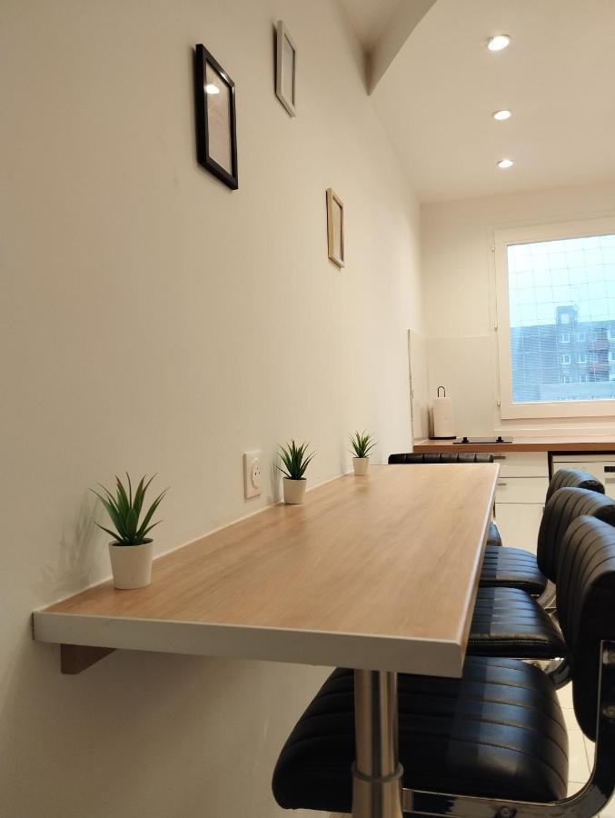 Le Beau Refuge Parisien De Cergy - Parisian Modern Flat At Cergy Bed & Breakfast Exterior foto